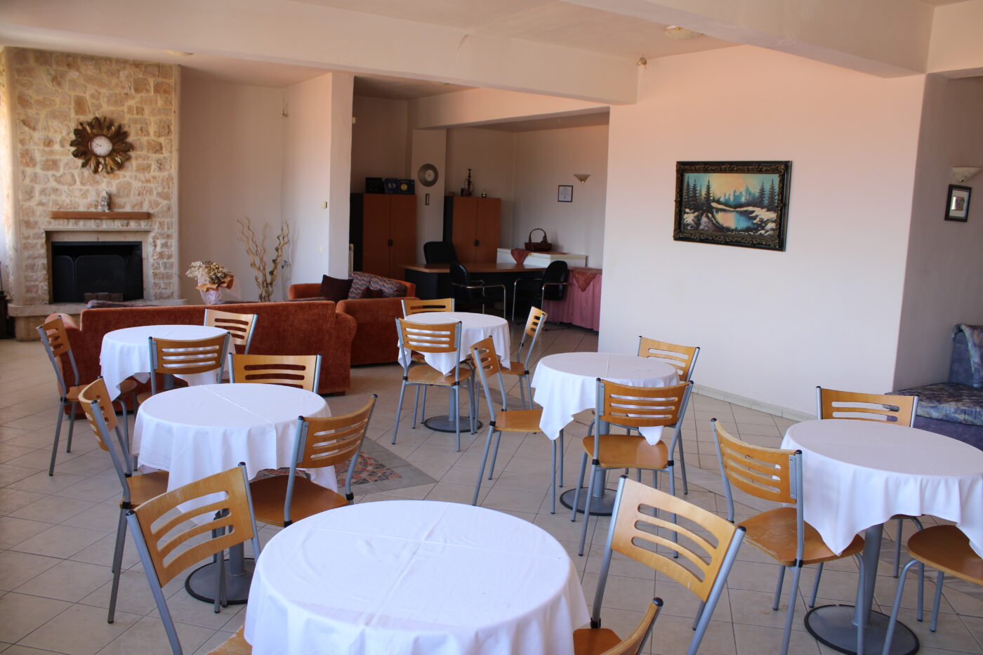 Δ Σαλόνι, Τζάκι, Πρωινό 2