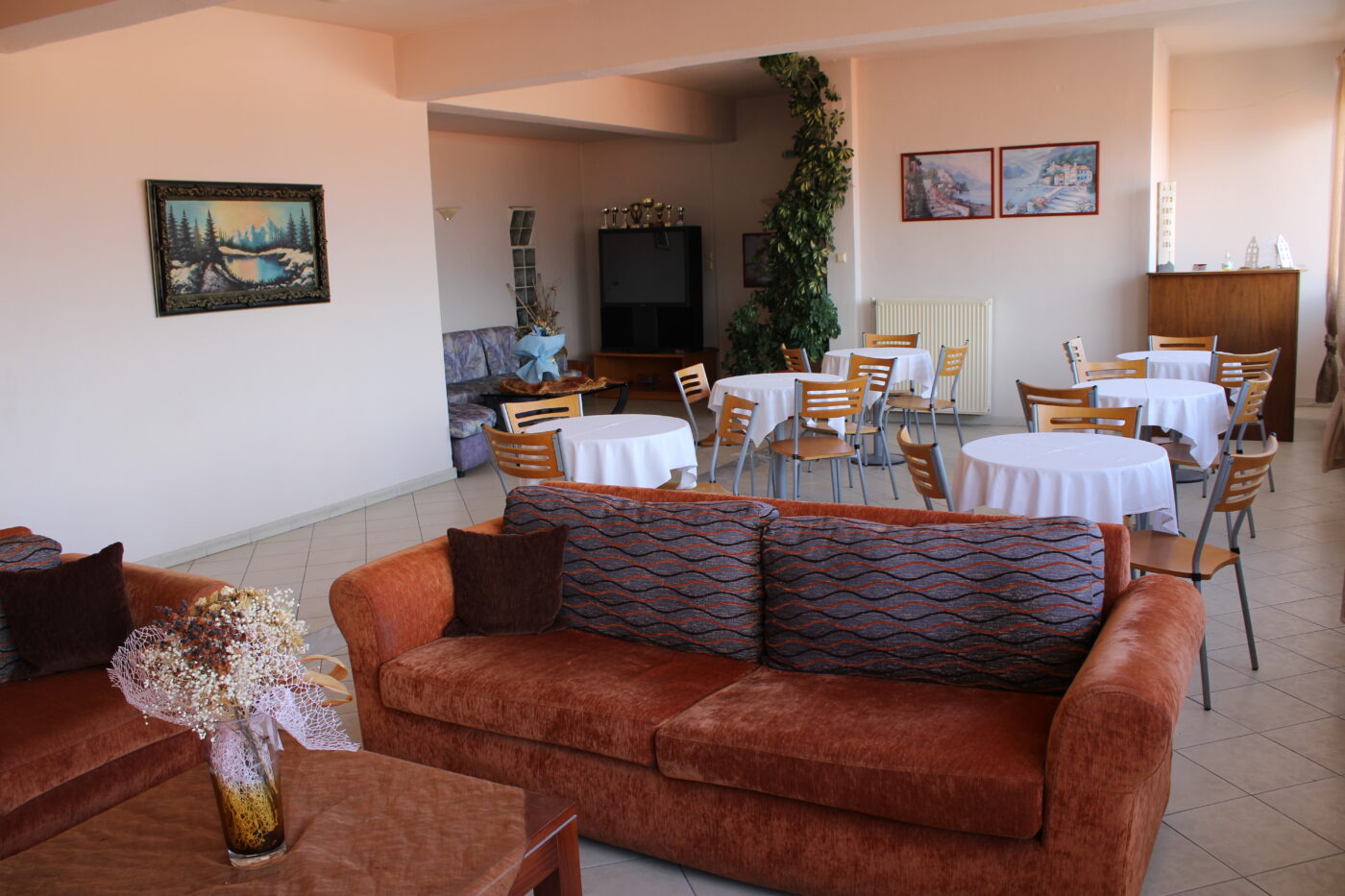 Δ Σαλόνι, Τζάκι, Πρωινό 3