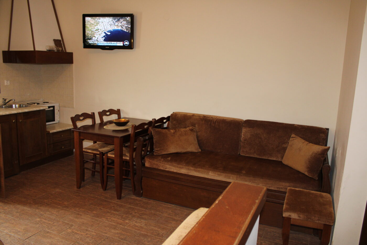 Ν Νο 1 & Νο 5, Τραπ)ρία Κουζινάκι