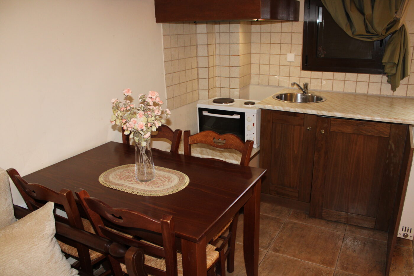 Ν Νο 3, Τραπ)ρία Κουζινάκι